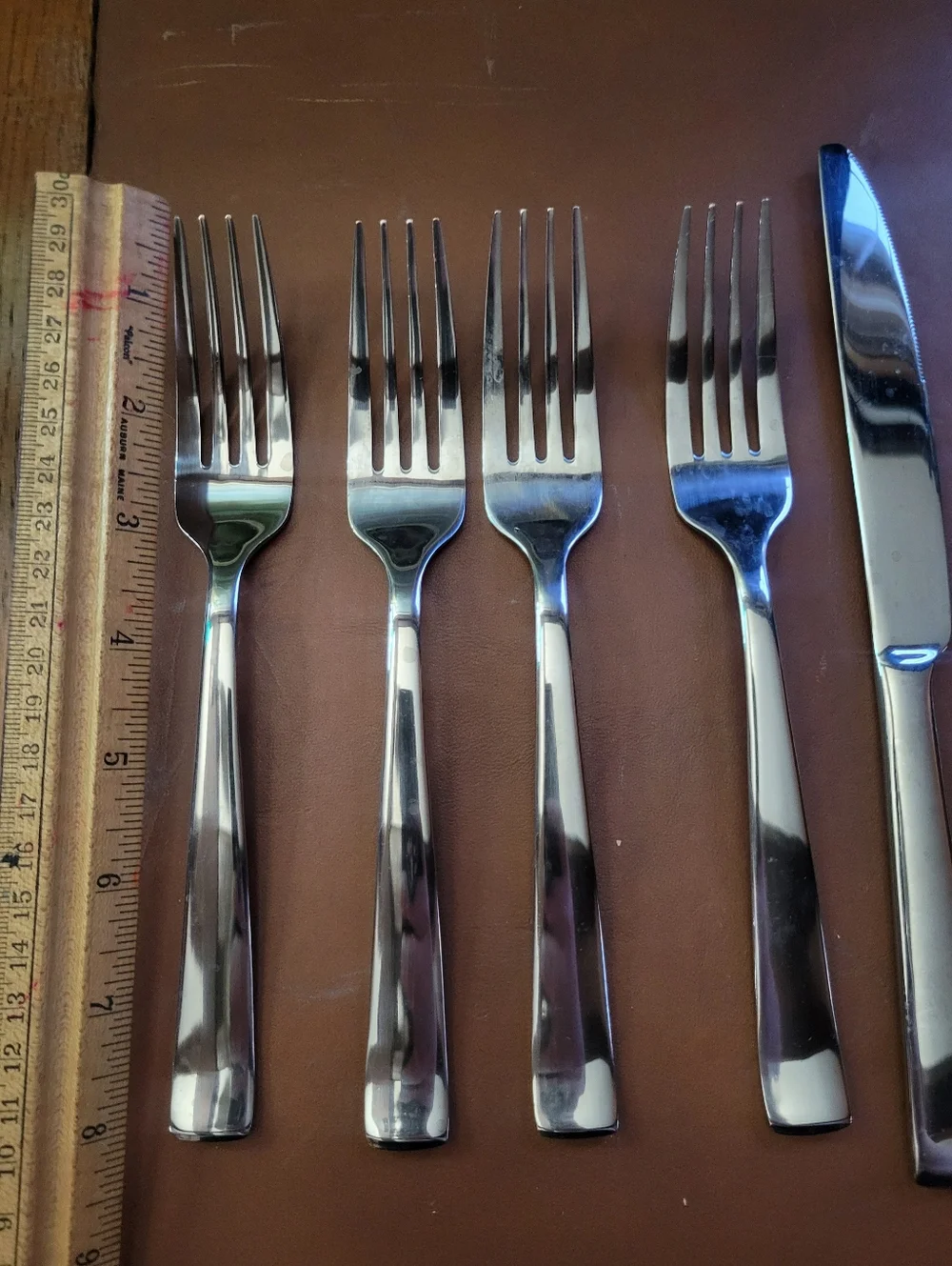 16 PIECE SET OF~~ONEIDA CHINA STAINLESS STEEL FLATWARE SET!!